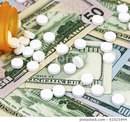 Drugs spill out on to us cash one firfty and one 61025944