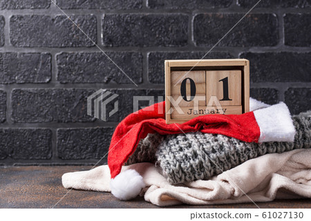 1 January in wooden cube calendar 61027130