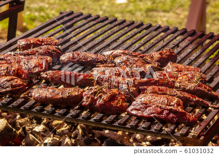 meat fried pieces delicious delicious crust meat fried pieces delicious delicious crust 61031032