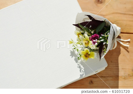 秋天的小花束和畫布 61031720