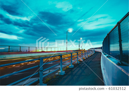 Way home Way home 61032512