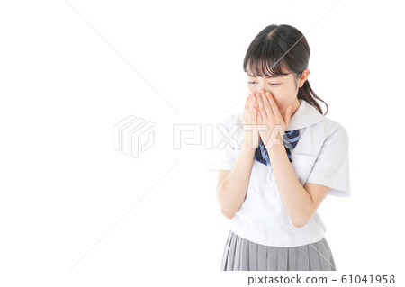 年輕的女學生咳嗽 61041958