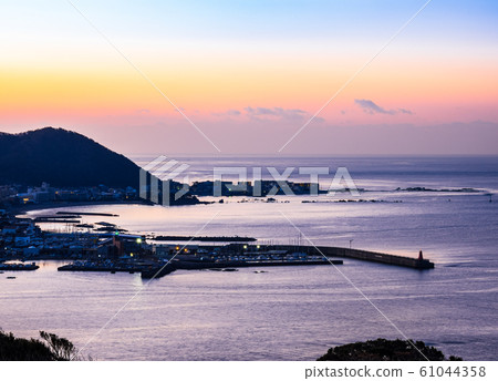 Sunrise / Sunrise / Dawn image Sagami Bay 61044358