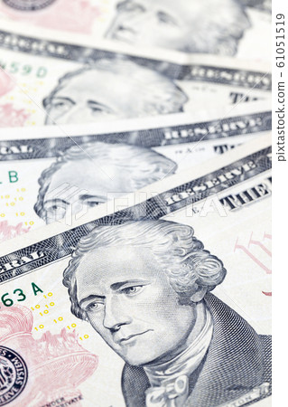 ten American dollars 61051519