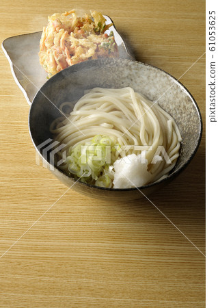 Warm udon noodles Warm udon noodles 61053625