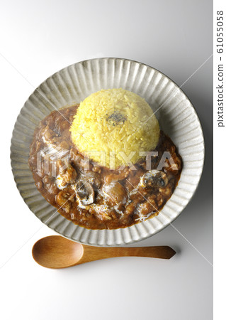 牛肉沙拉醬牛肉飯 61055058