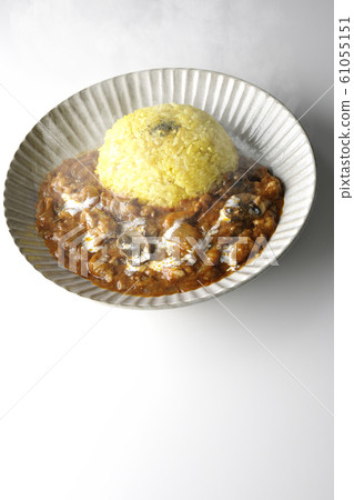 牛肉沙拉醬牛肉飯 61055151