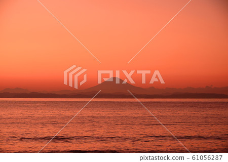 從萬座湊見富士山從千葉見富士山 61056287