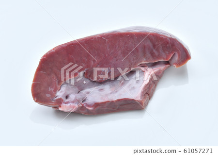 Raw beef from Wagyu beef heart (for heart and yakiniku). Cut beef heart block, unheated. 61057271