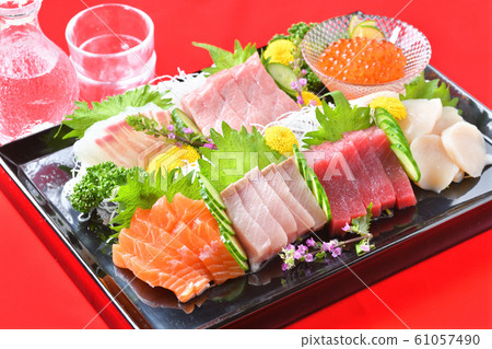 "Assorted sashimi, sashimi, and bonsai" for the New Year. Tuna large toro, red tuna, salmon, yellowtail, bream, scallop. "Assorted sashimi, sashimi, and bonsai" for the New Year. Tuna large toro, red tuna, salmon, yellowtail, bream, scallop. 61057490