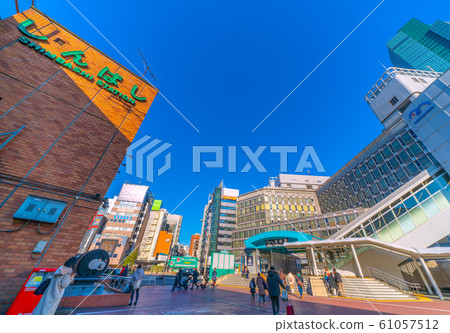Tokyo cityscape in Japan Yurikamome overlooking Shimbashi station Tokyo cityscape in Japan Yurikamome overlooking Shimbashi station 61057512