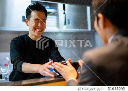 拉麵店主外出吃飯 61058095