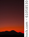 日落和伊森山 61058530