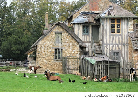 Versailles Palace-Queen's Village 61058608
