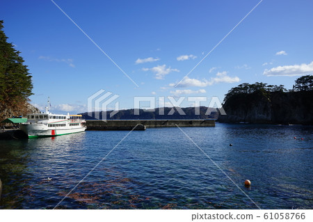 Jodogahama sightseeing boat in early winter Jodogahama sightseeing boat in early winter 61058766