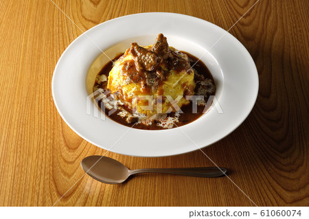 蛋包燉牛肉 61060074