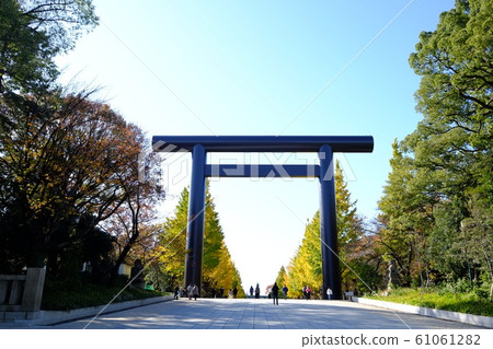 Yasukuni Shrine Daiichi Torii 61061282