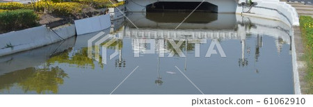 Drainage canals and water retention gates. 61062910