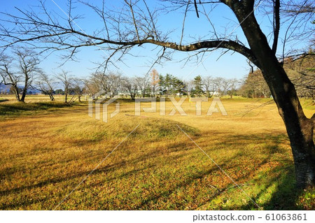 Autumn Jingaoka Park Moon Circle / Sun Circle 61063861