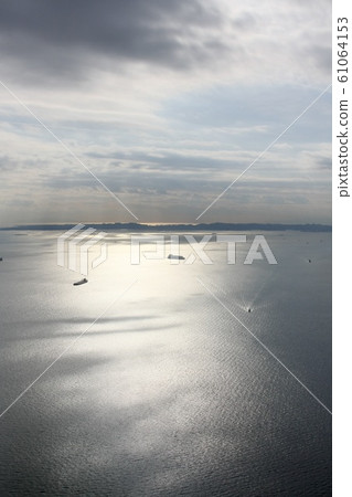 Tokyo Bay where light reflects 61064153