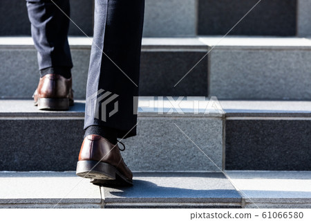 Businessmen @ step up Businessmen @ step up 61066580