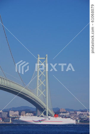 淡路島的明石海峽大橋 61068079