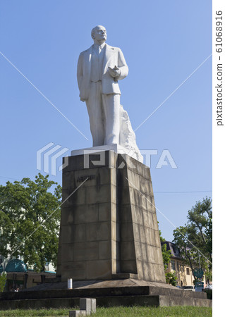 Monument to Lenin in Tuapse 61068916