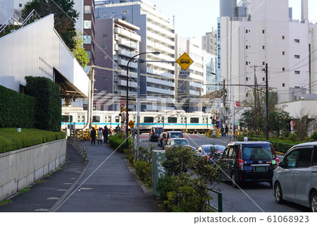 大都會414號線和小田急線平交道口未開放 61068923