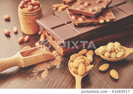 chocolate bar and nuts chocolate bar and nuts 61069017