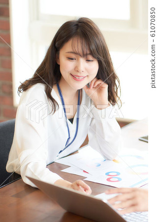 商務休閒婦女 商務休閒婦女 61070850