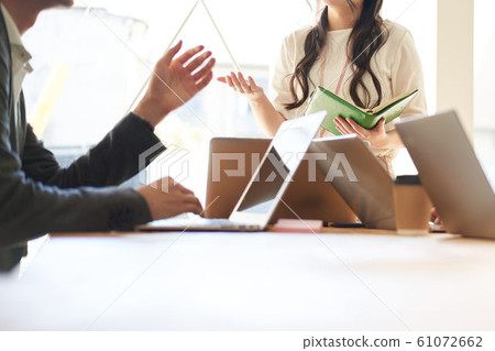 Business image meeting 61072662