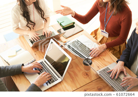 Business image meeting 61072664
