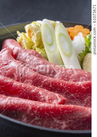 Delicious meat pot 61073671