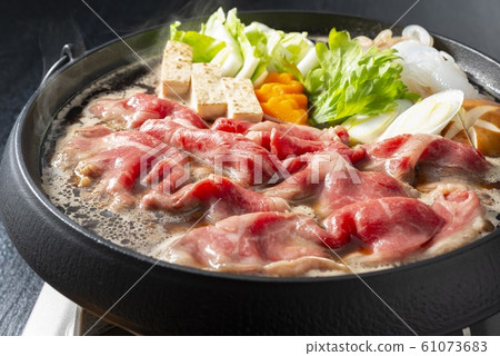 Delicious meat pot 61073683