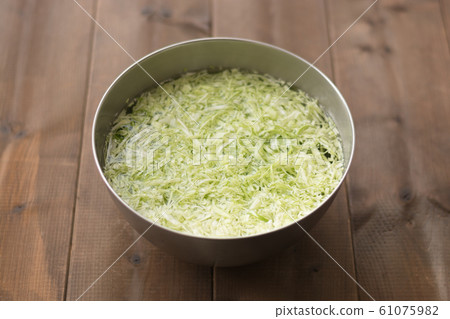 Shredded cabbage Shredded cabbage 61075982