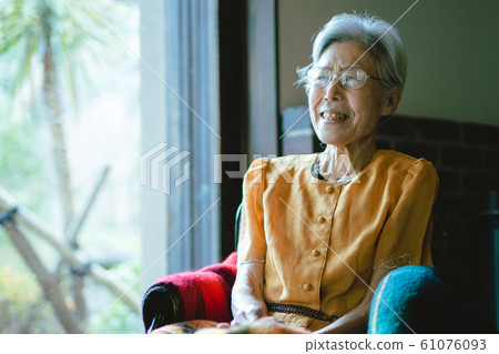 Senior woman Senior woman 61076093