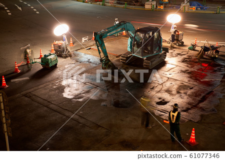 Osaka_midnight road construction site Osaka_midnight road construction site 61077346