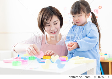 Childcare paper clay work 61078004