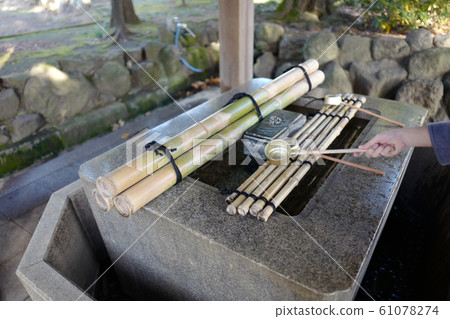 日本神社洗手水竹禮貌 61078274