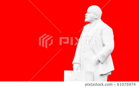 Vladimir Ilyich Lenin cast out of plaster. 61078974