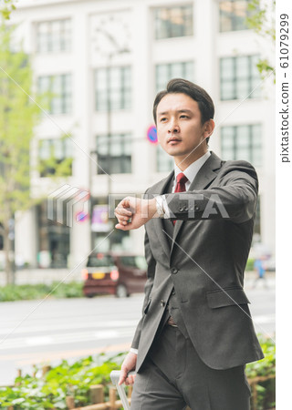 精英上班族丸之內 精英上班族丸之內 61079299