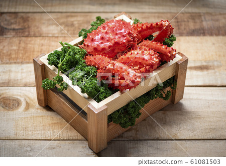 Alaskan King Crab Cooked steam or Boiled seafood 61081503