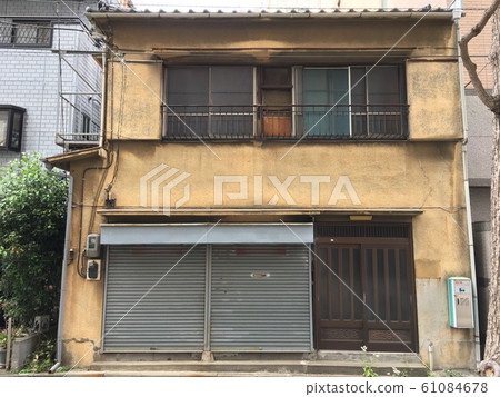Old houses 61084678