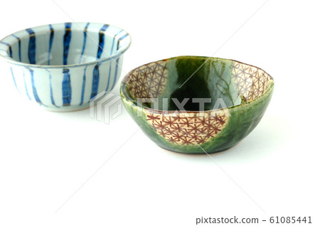 Oribe ware small bowl and straw hand small bowl Oribe ware small bowl and straw hand small bowl 61085441