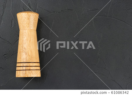 Wooden salt shaker 61086342