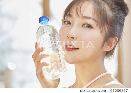 Young woman, morning, exercise, health, diet, sports, water, bottle, bedroom, room, house Young woman, morning, exercise, health, diet, sports, water, bottle, bedroom, room, house 61086857