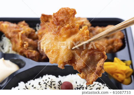 Fried chicken lunch 61087733