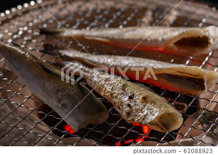 烤魚烤的形象 烤魚烤的形象 61088923
