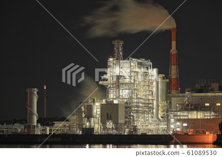 Factory night view from Yokkaichi Kasumigaura Ryokuchi Park Factory night view from Yokkaichi Kasumigaura Ryokuchi Park 61089530