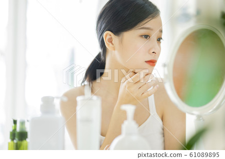 woman, make up, skincare, beauty 61089895